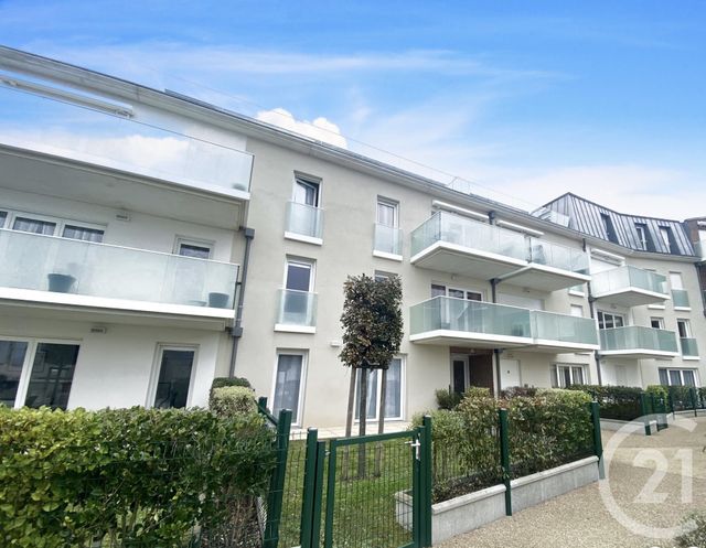 Appartement F4 à louer - 5 pièces - 103.0 m2 - DONVILLE LES BAINS - 50 - BASSE-NORMANDIE - Century 21 Royer Immo